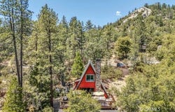 54425 Jameson Dr, Idyllwild, CA 92549