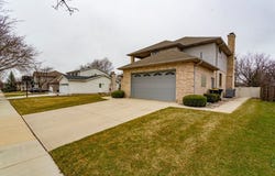 902 Somerset Drive, Carol Stream, IL 60188