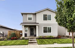 1870 SMITH Dr, Woodburn, OR 97071