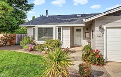 2867 Spring Hills Drive, Medford, OR 97504