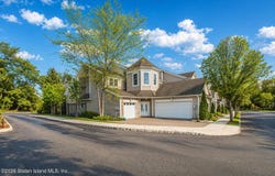 10 Chart Loop, Staten Island, NY 10309