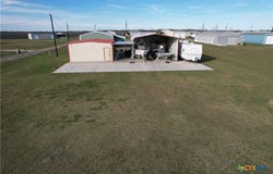 1012 W Denver Avenue, Seadrift, TX 77983
