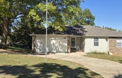 1103 E Lark Street, Ozark, MO 65721