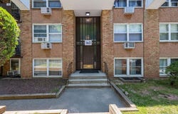 160 E Kearsing Parkway, Monsey, NY 10952