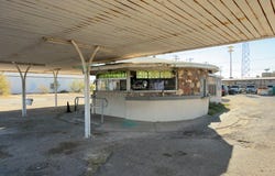 304 E Sealy Ave, Monahans, TX 79756