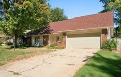 1537 E Price Street, Springfield, MO 65804