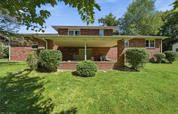 8 Sioux Trail, Girard, OH 44420