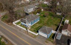 992 Lees River Ave, Somerset, MA 02726
