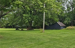 902&906 Railroad Pond Road, Eldon, MO 65026