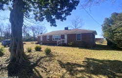 13570 N Lake Road, Engelhard, NC 27824