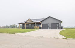 2684 Warren Cir, Rock Valley, IA 51247