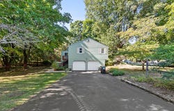 26 Atherton Rd, Foxboro, MA 02035
