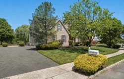 5 Rue Cezanne, Franklin Twp., NJ 08873-4896