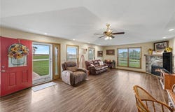 10950 SE E Highway, Agency, MO 64401