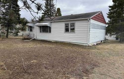512 Memorial Dr, Buhl, MN 55713