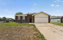 152 Eagle Dr, Luling, TX 78648