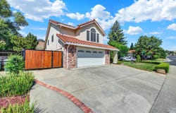 212 Wrentham Drive, Vacaville, CA 95688