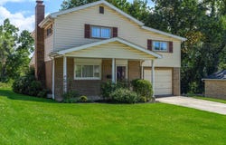 105 Opal Ct, Harrison Twp, PA 15065