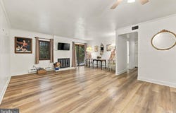 909 BROMLEY Estate, PINE HILL, NJ 08021