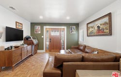 933 Walnut Ave, Long Beach, CA 90813