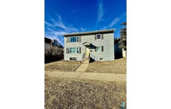 1012 W 8th St St E, Sioux Falls, SD 57104