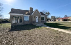 1406 E Main St., Atlanta, TX 75551