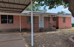 1004 E BEVERLY DRIVE, Burkburnett, TX 76354-5243