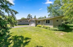 3304 Hutchinson Rd, Duluth, MN 55811