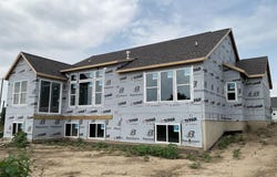 9572 Fields Drive, Zeeland, MI 49464