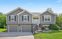 19205 Switchgrass Drive, Smithville, MO 64089