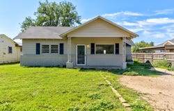 214 E 6th Street, Idalou, TX 79329