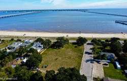 400 N Beach Boulevard, Waveland, MS 39576