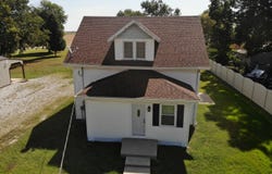 104 N Poplar Street, Farina, IL 62838