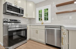 95 Warren Drive, Aberdeen, NJ 07747