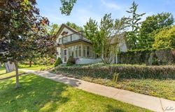 34 S Spring Street, Douglas, MI 49406