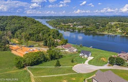 599 River Rd, Loudon, TN 37774