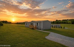 279 Thompson Rd, Madisonville, TN 37354