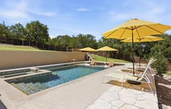 21911 Moffat Dr, Briarcliff, TX 78669