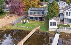 20 Lakeside Drive, Sandown, NH 03873