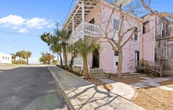 409 2nd St, Cedar Key, FL 32625