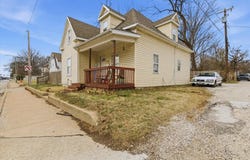 715 E Division Street, Springfield, MO 65803