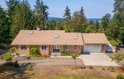 823 Fox Hollow Rd, Sequim, WA 98382