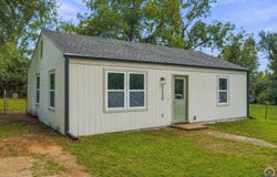 3308 SE Girard ST, Topeka, KS 66605
