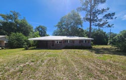 385 Laurel Lane, Camilla, GA 31730