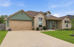 3320 Stoneleigh Road, Bryan, TX 77808