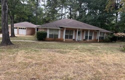 2113 Willowbrook Way, PALESTINE, TX 75803