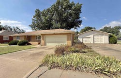 207 S Park Ave, Pretty Prairie, KS 67570