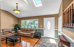 35 Peachtree Lane, Hicksville, NY 11801