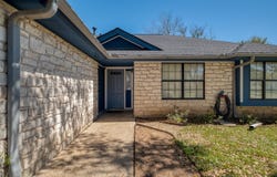 2010 Lark Ln, Taylor, TX 76574