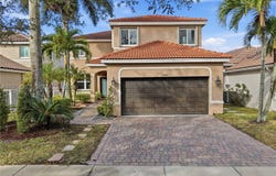 1844 Aspen Ln, Weston, FL 33327